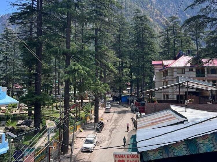 בית מלון כפרי Little Italy Inn