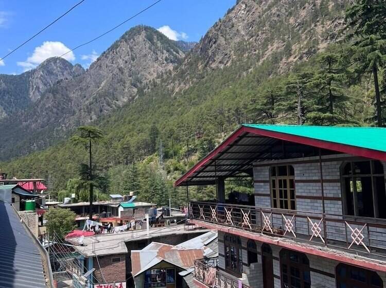 בית מלון כפרי Little Italy Inn