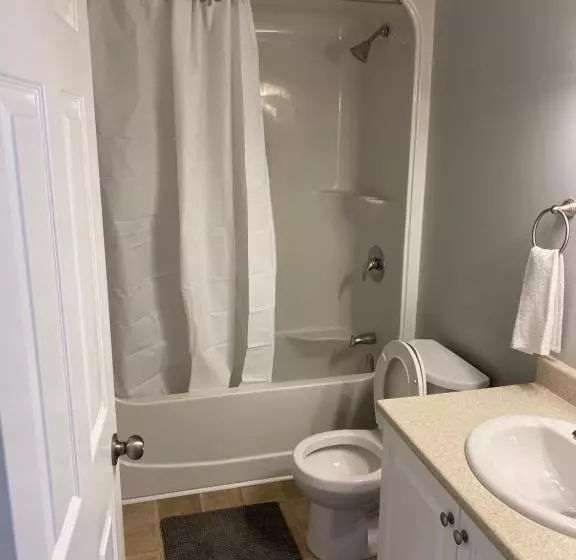 پانسیون Kingston Comfort Suites   Unit 2