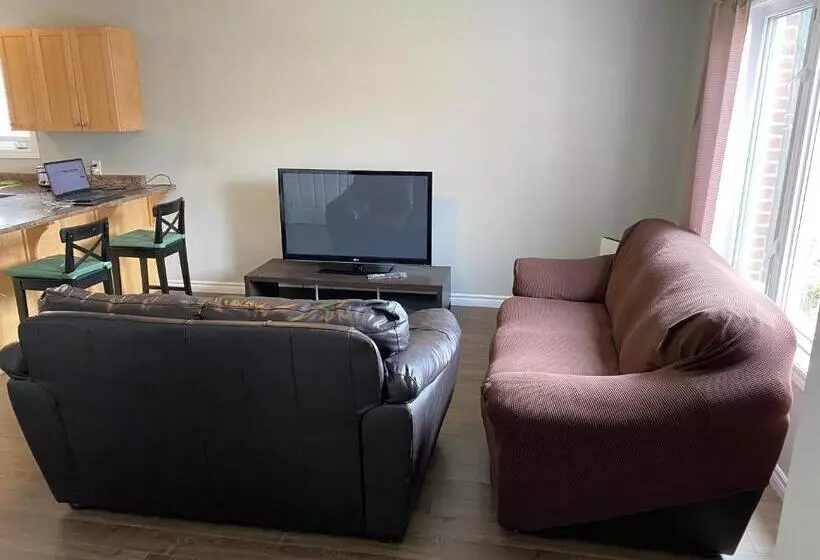 پانسیون Kingston Comfort Suites   Unit 2