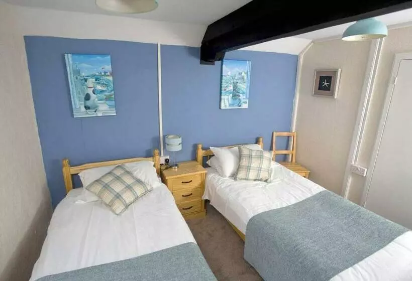 Lomakeskus Amroth Castle Holiday Park