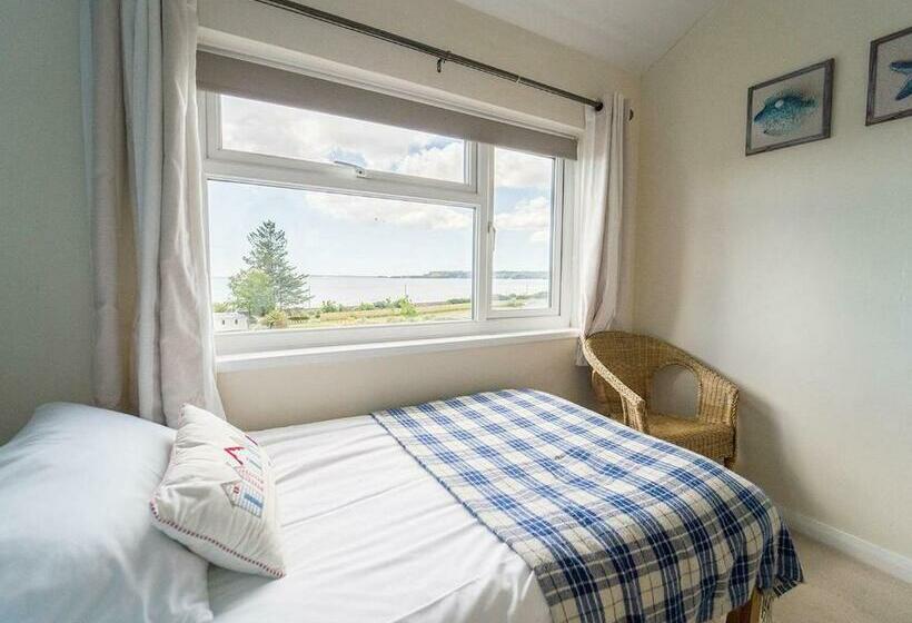 منتجع Amroth Castle Holiday Park