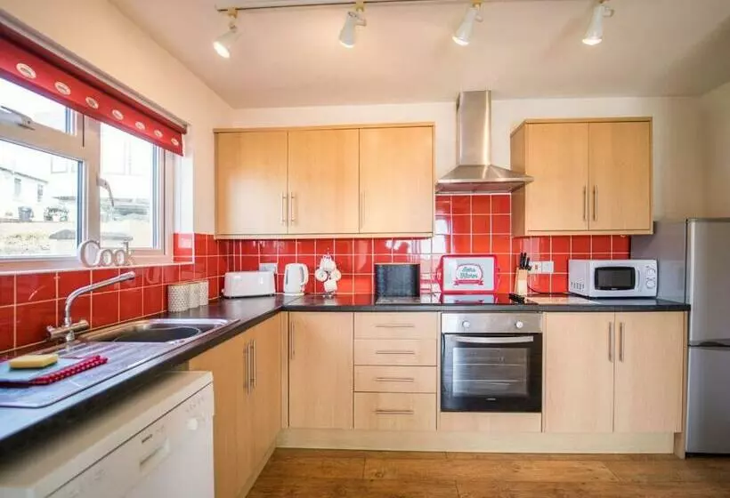 Lomakeskus Amroth Castle Holiday Park