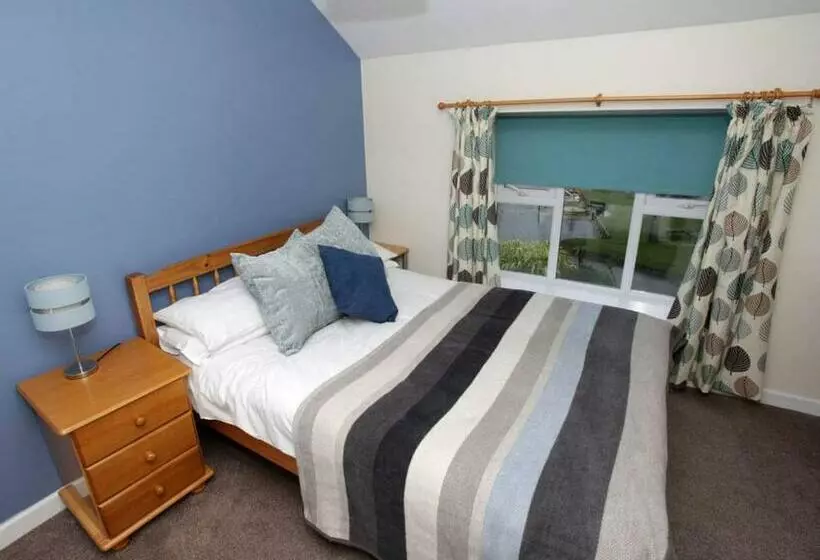 Lomakeskus Amroth Castle Holiday Park