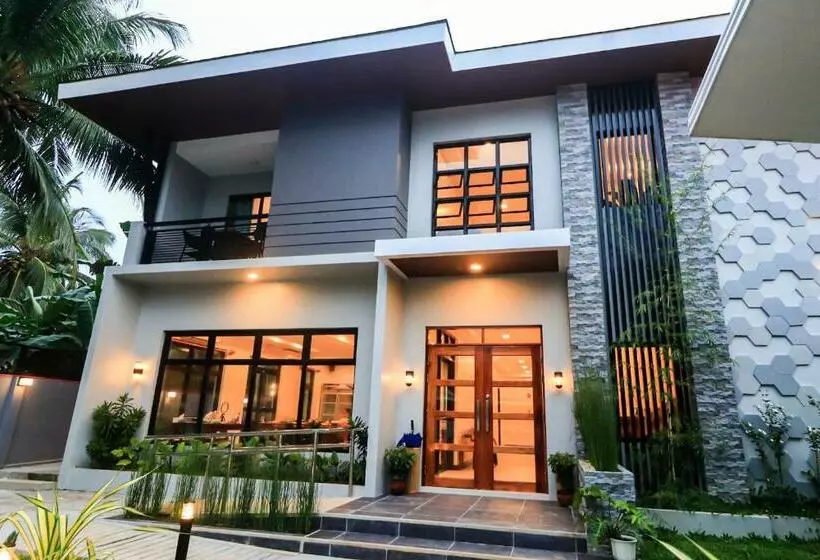 Hotelli Josefina S Tourist Inn