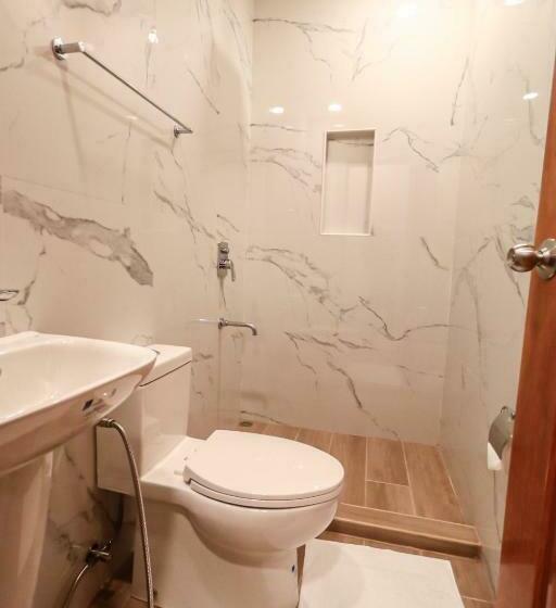 فندق Josefina S Tourist Inn