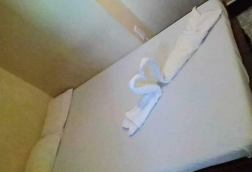 فندق Livin S Inn Tuguegarao