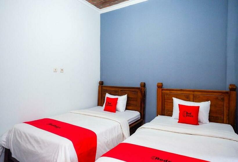 בית מלון כפרי Reddoorz At Pakuncen Malioboro Yogyakarta
