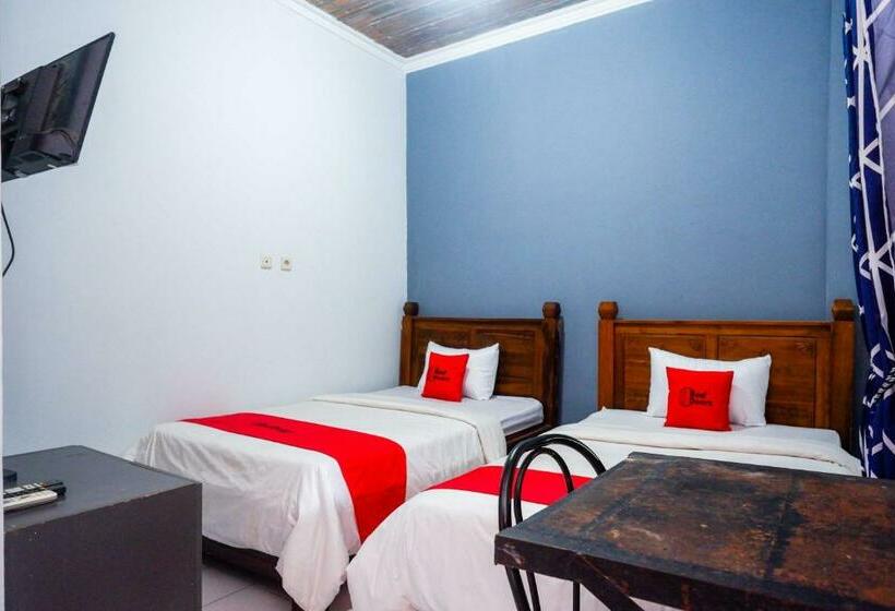בית מלון כפרי Reddoorz At Pakuncen Malioboro Yogyakarta