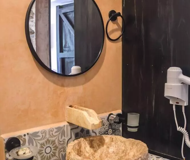 هاستل Habitaciones Colonial Zaci