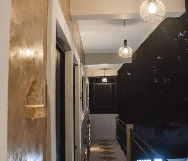 هاستل Habitaciones Colonial Zaci