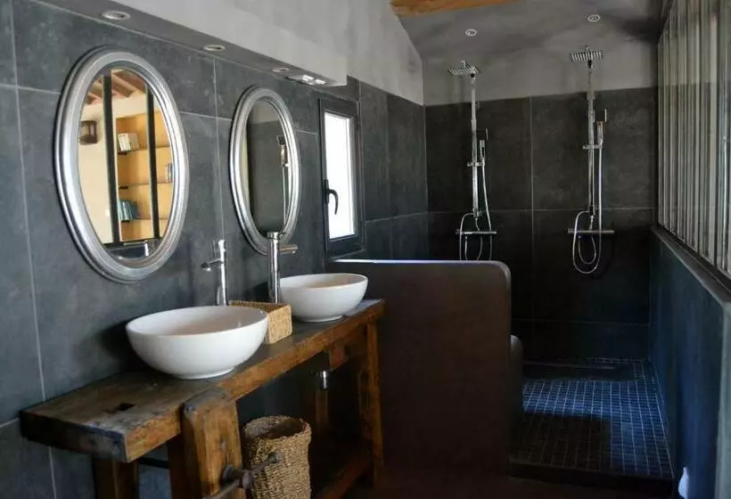 Aamiaismajoitus (B&B) Les Pieds Tanqués   Chambres D Hôtes   Calanque à Pieds