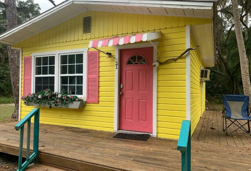 酒店 Nature Coast Inn & Cottages