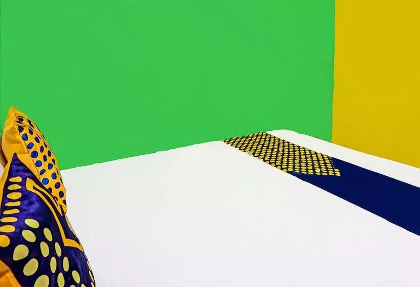 Hotelli Spot On 91697 Nyaman Homestay Syariah