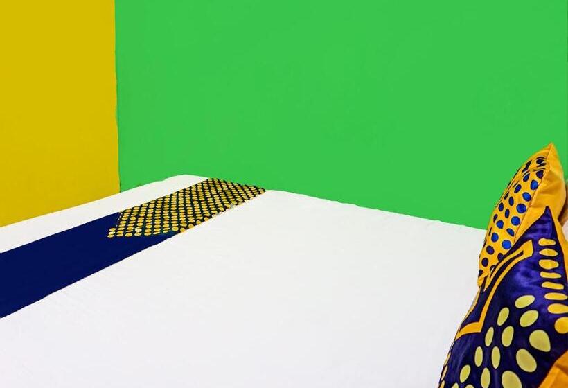 Отель Spot On 91697 Nyaman Homestay Syariah