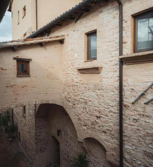 بنسيون Affittacamere L Alunno