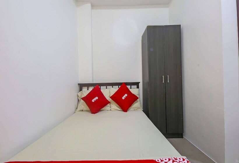 Отель Bernbon Condominiuim Manila