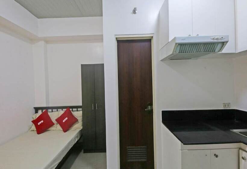 Отель Bernbon Condominiuim Manila