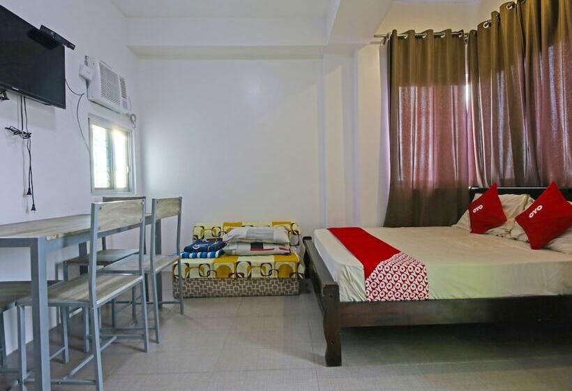 Отель Bernbon Condominiuim Manila