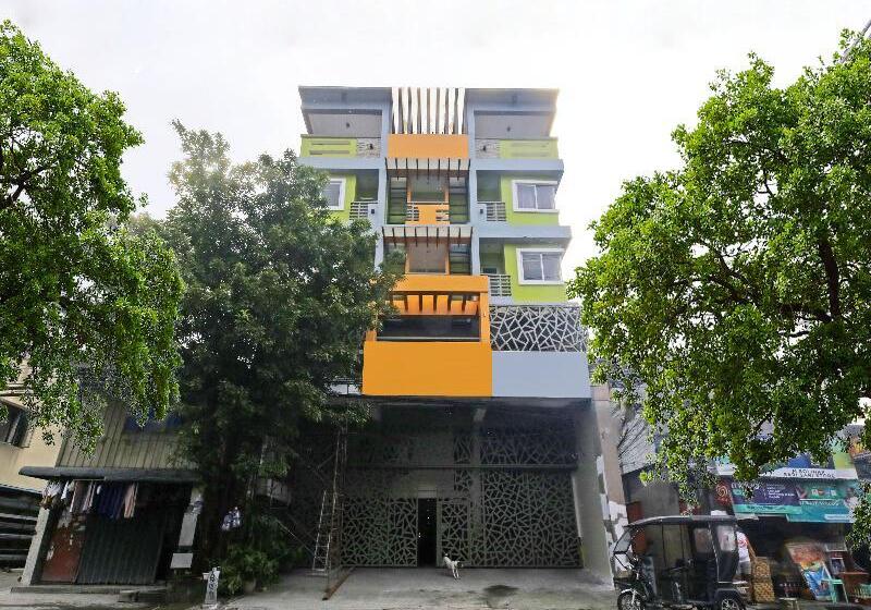 Отель Bernbon Condominiuim Manila