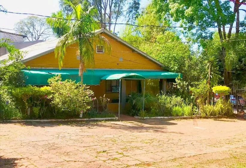 هاستل Tres Fronteras