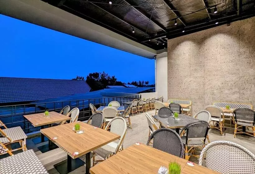 ホテル Grand Zuri Lubuklinggau