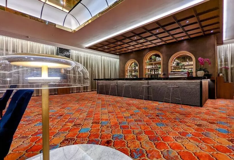 ホテル Grand Zuri Lubuklinggau