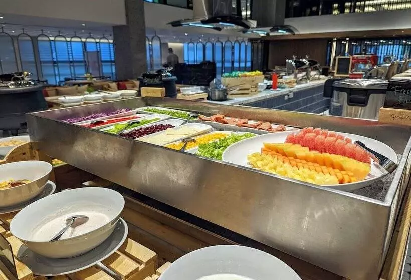 ホテル Grand Zuri Lubuklinggau