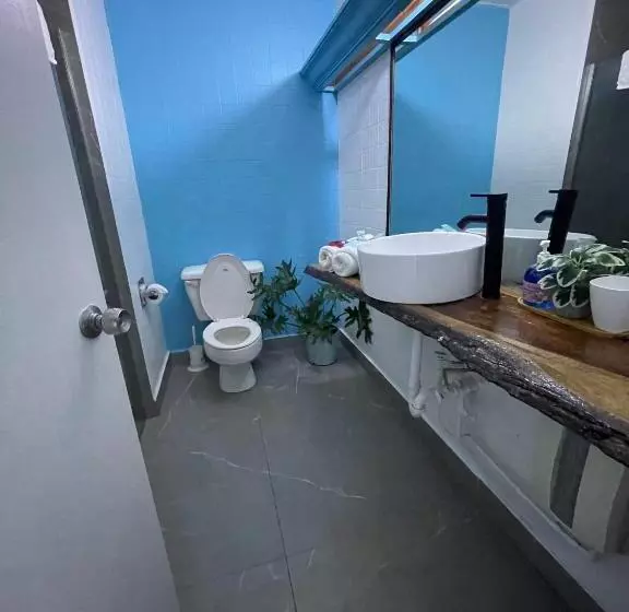 هتل Sand And Tan Beach