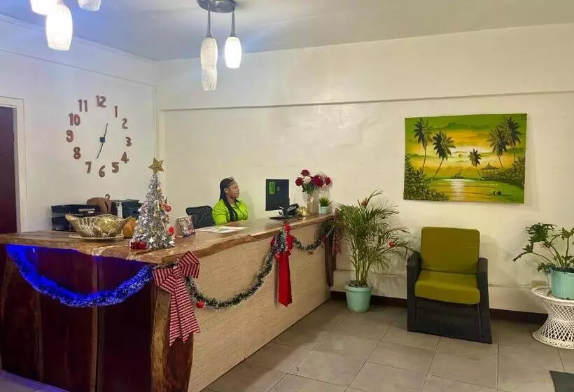 هتل Sand And Tan Beach