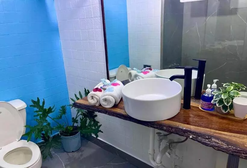 هتل Sand And Tan Beach