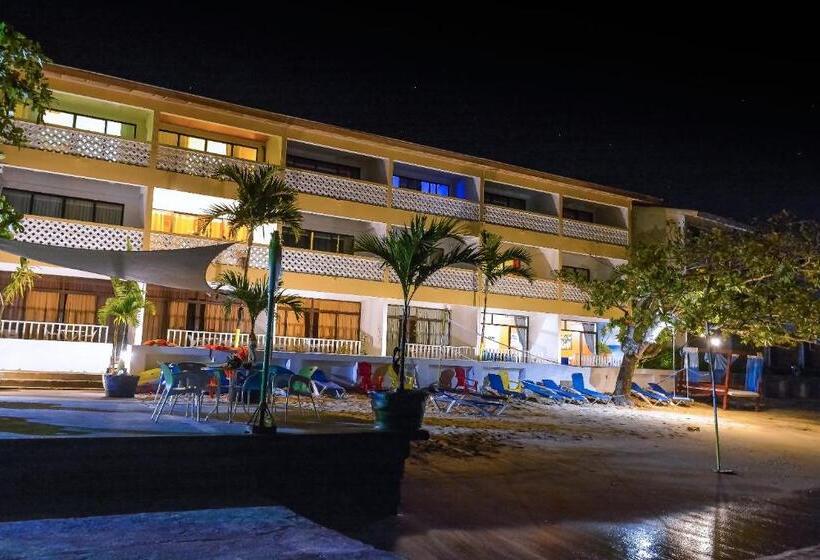 هتل Sand And Tan Beach