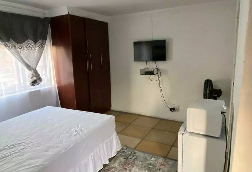 پانسیون Soweto Towers Guest Accommodation