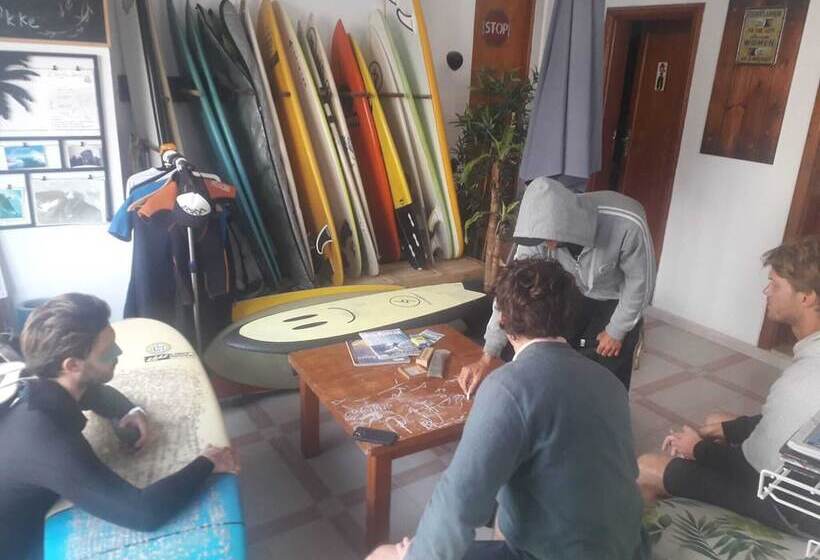 Surf House Famara Yokomosurf   Hostel