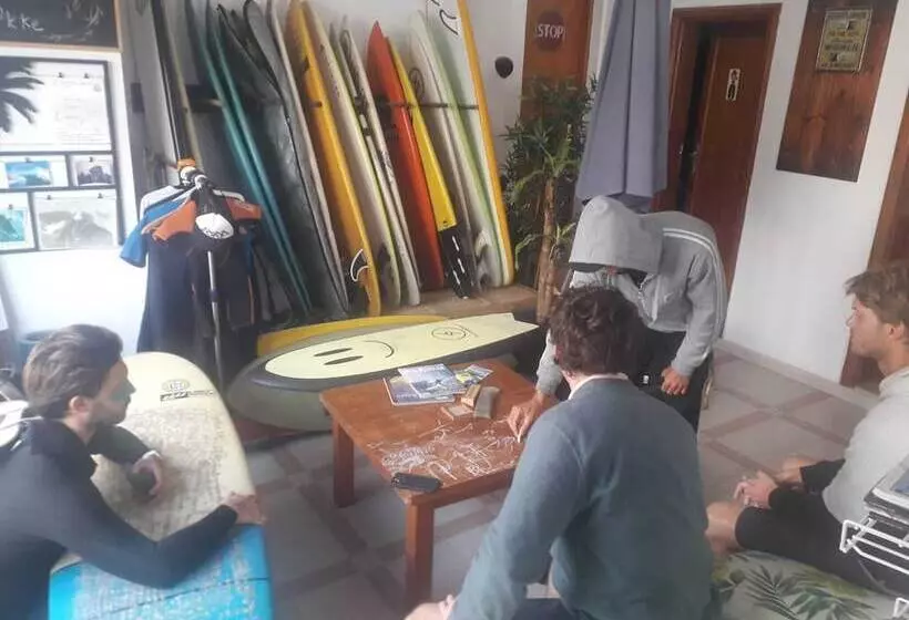 Surf House Famara Yokomosurf   Hostel