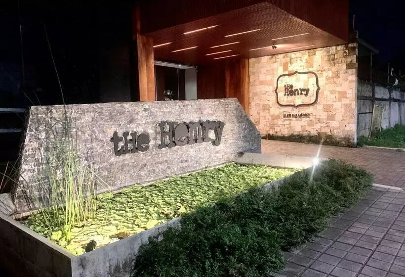 The Henry Hotel Roost Bacolod