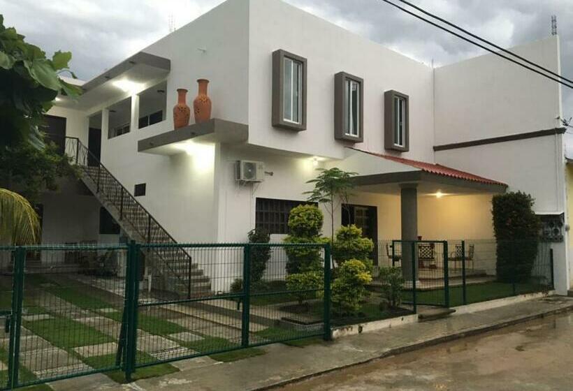 فندق Garden Suites Tonalá