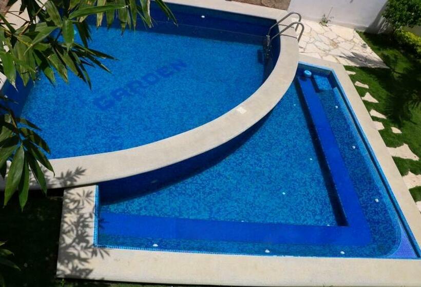 فندق Garden Suites Tonalá