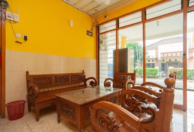 호텔 Reddoorz Syariah At Jalan Wayhitam Palembang