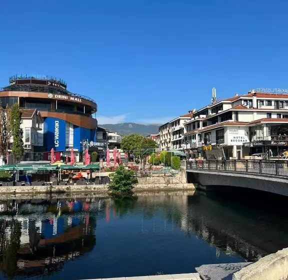 پانسیون Villa Abi Center