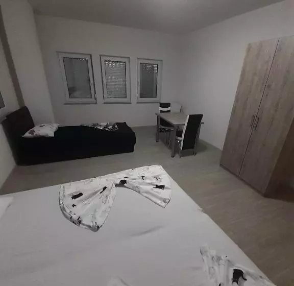 پانسیون Villa Abi Center