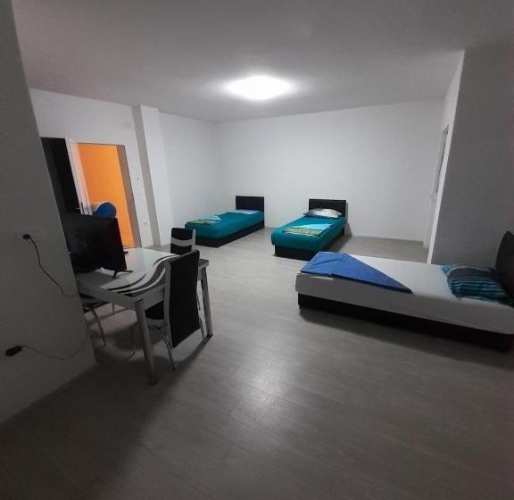 پانسیون Villa Abi Center