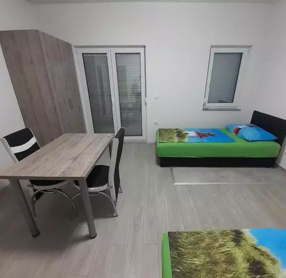 پانسیون Villa Abi Center