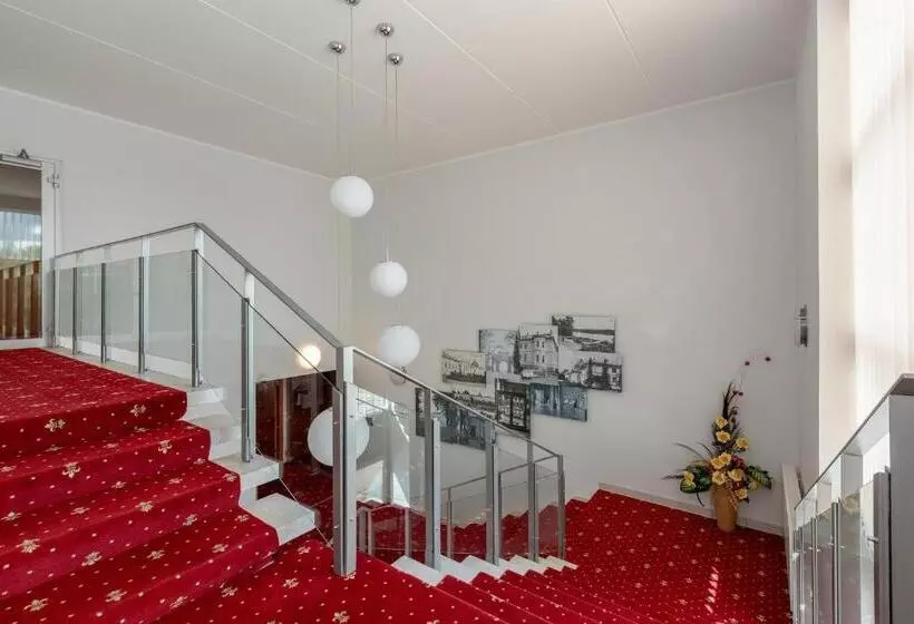 Raadimõisa Hotell