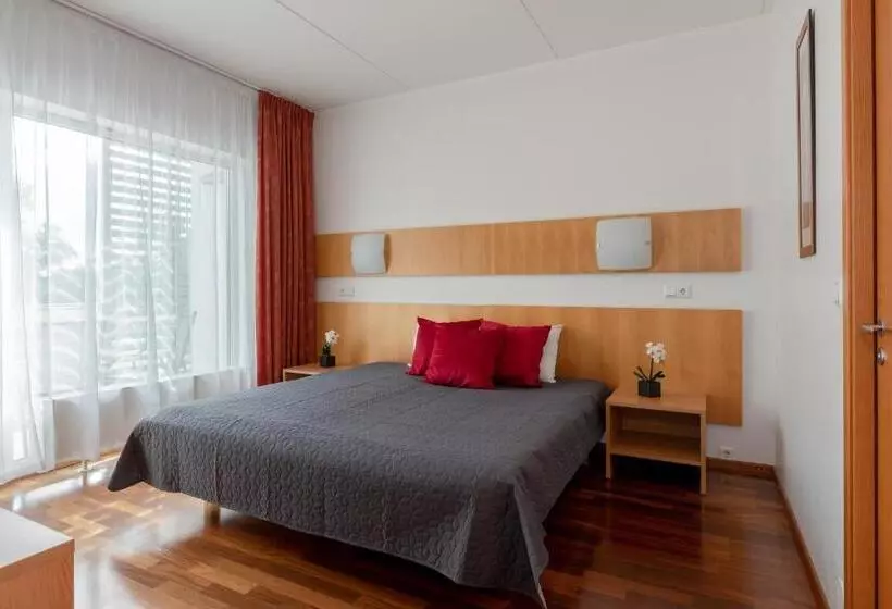 Raadimõisa Hotell