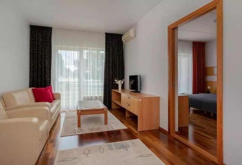 Raadimõisa Hotell