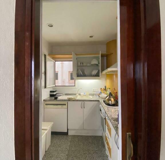 تختخواب و صبحانه Japanese Style Bright Room In The Cozy Area Of Barcelona