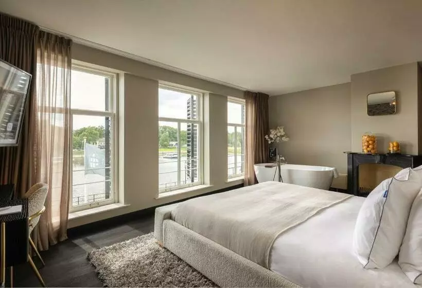 Hotelli The River Suites