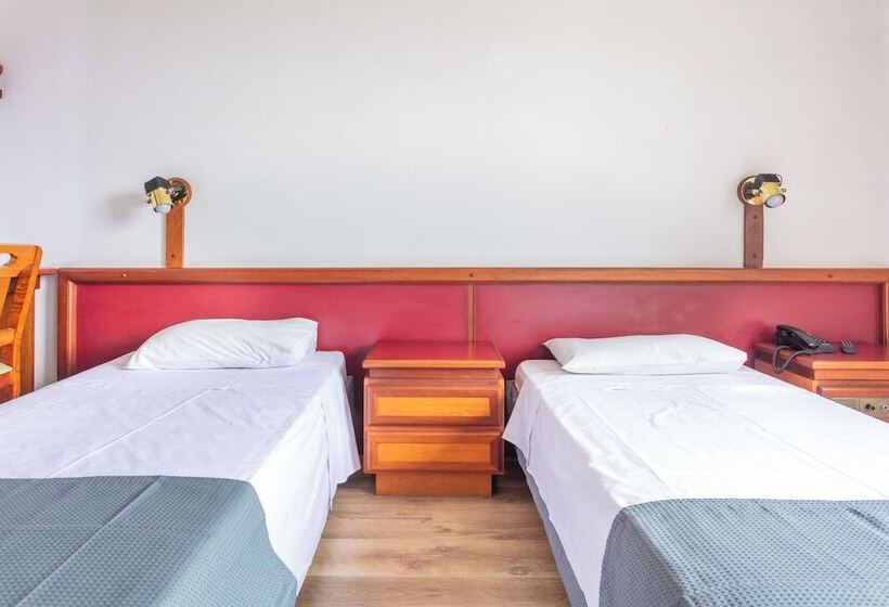 בית מלון כפרי Blumenau Tower By Castelo Itaipava