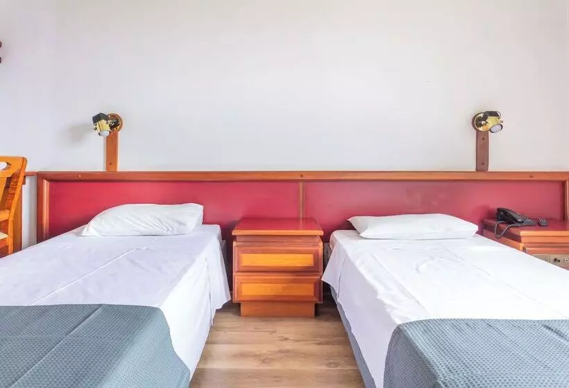 ホテル Blumenau Tower By Castelo Itaipava